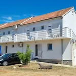 Sukosan Studio Apartman
