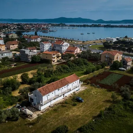 Sukosan Studio Apartman *